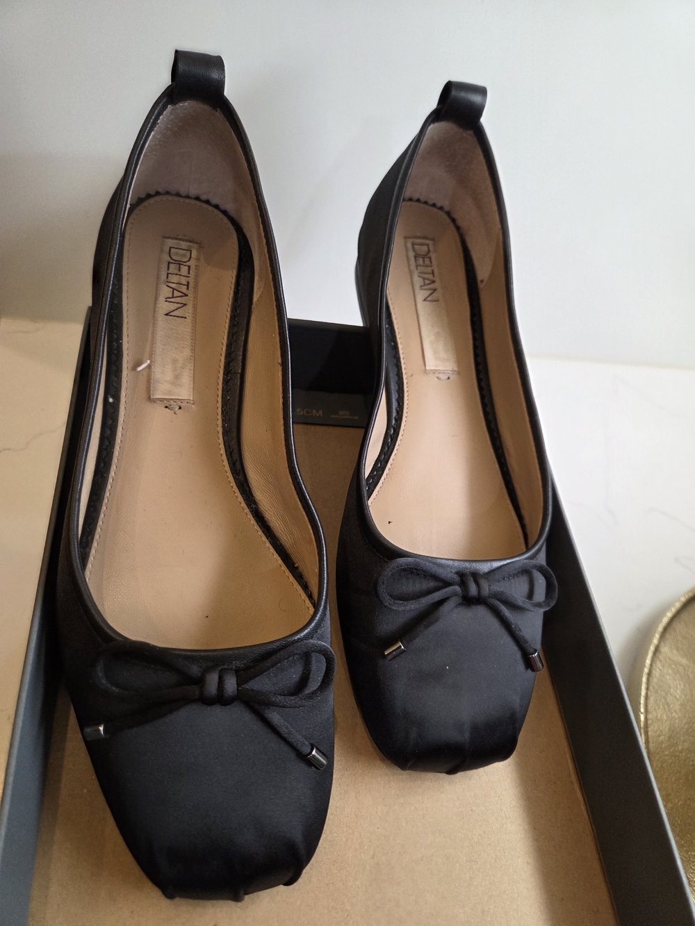 Deltan Black Ballet Flats - Picture 3 of 4